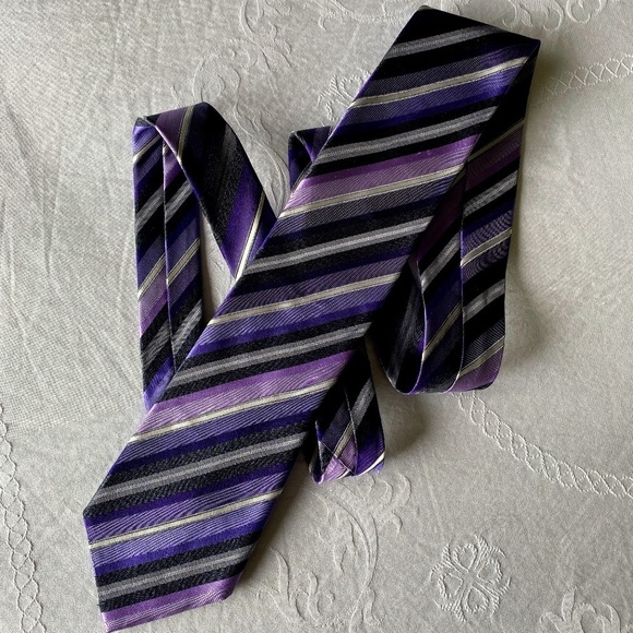 Kenneth Cole‎ Reaction Purple !00% Silk Tie - Picture 1 of 7
